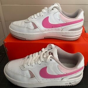 Nike Women's White and Pink Sneakers